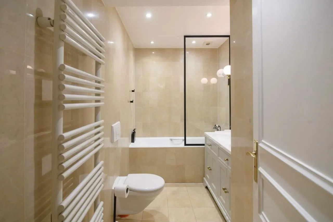 Le Regal Elysees Paris Apartment