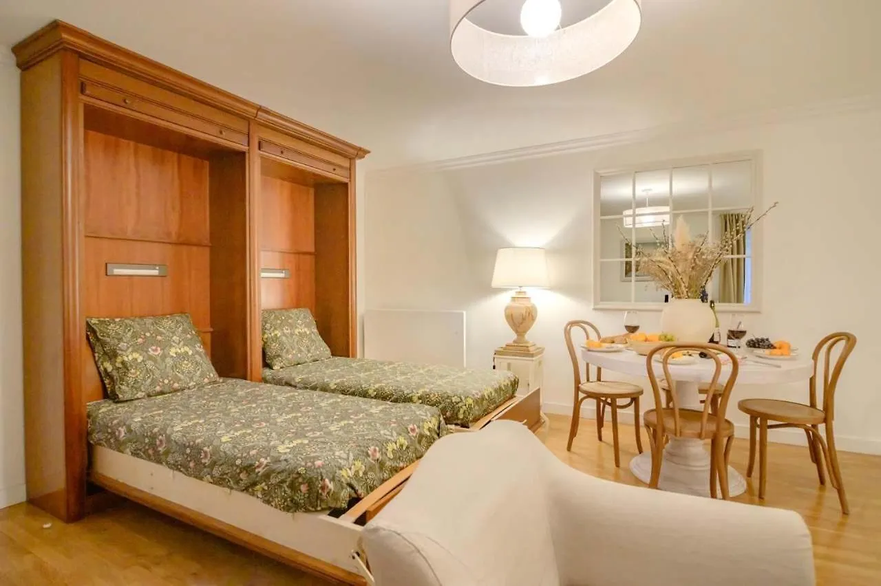 Le Regal Elysees Paris Apartment