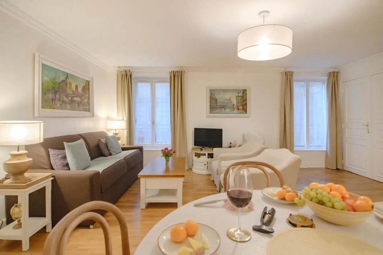 Apartmán Le Regal Elysees Paříž